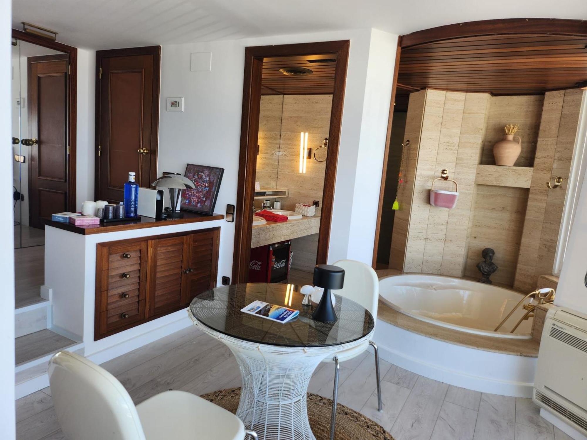 Solo Atico Guest Suites L'Escala Exterior photo