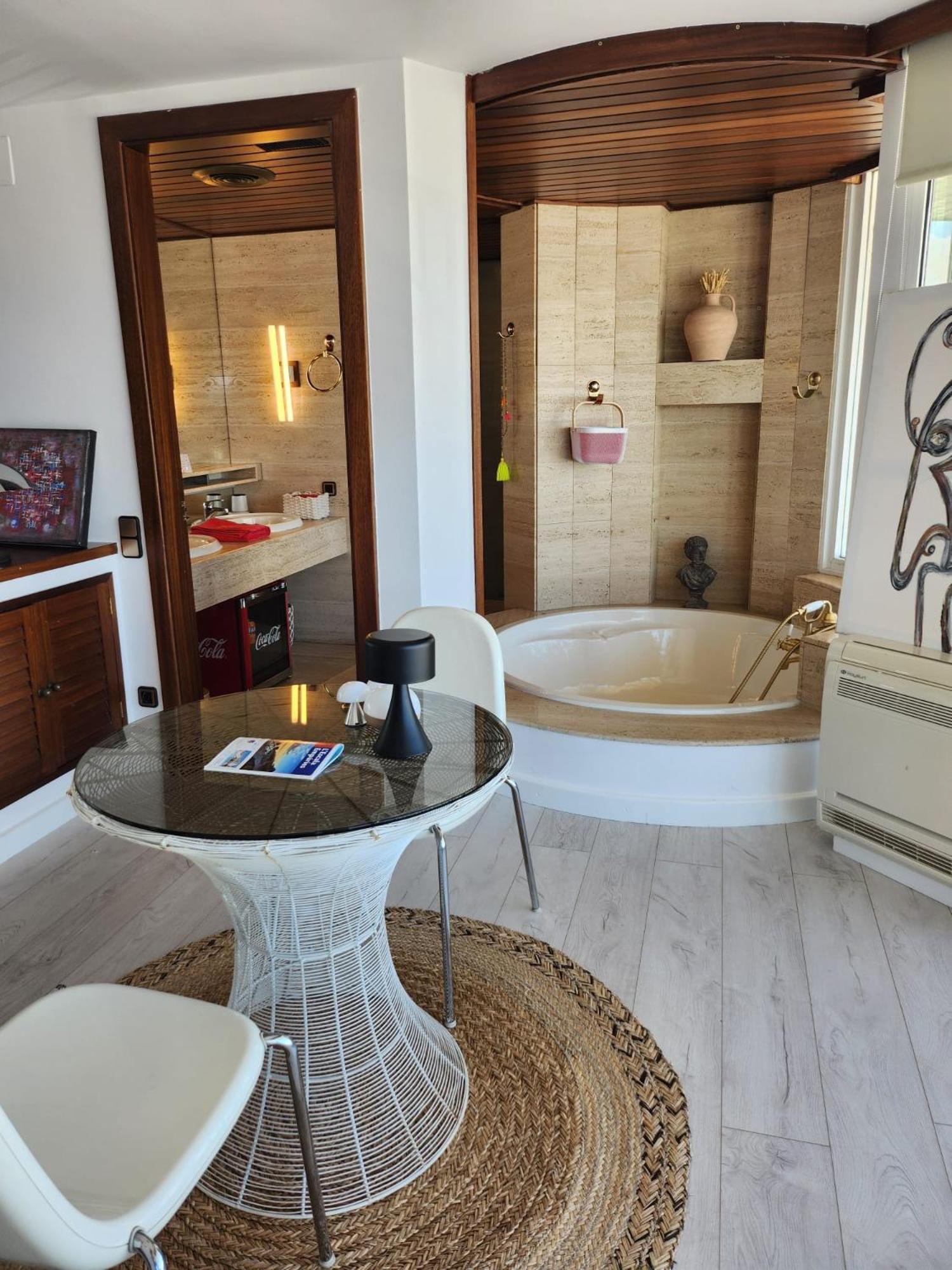 Solo Atico Guest Suites L'Escala Exterior photo